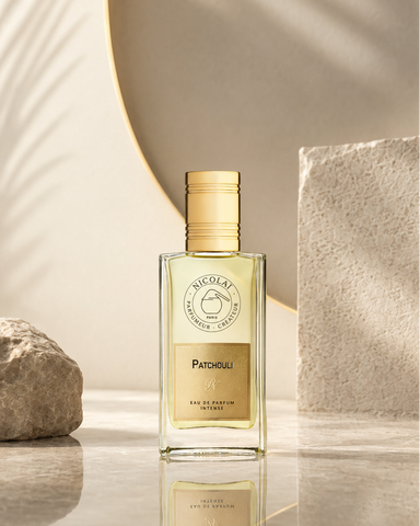 Parfum patchouli tout comprendre de cette matière culte